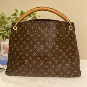 Authentic Louis Vuitton Artsy MM Monogram
